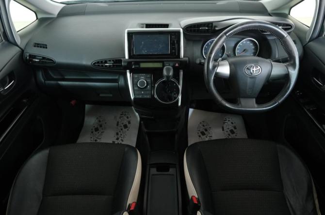 Toyota Wish II Рестайлинг с пробегом 2014 года, цена 1 689 000 рублей, 75000 км, минивэн, Автокод Объявления