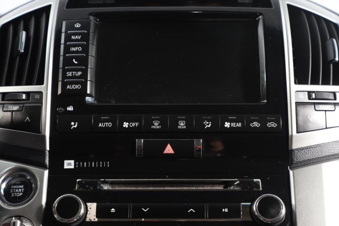 Toyota Land Cruiser 200 Series Рестайлинг 1 с пробегом 2015 года, цена 4 399 000 рублей, 168000 км, внедорожник, Автокод Объявления