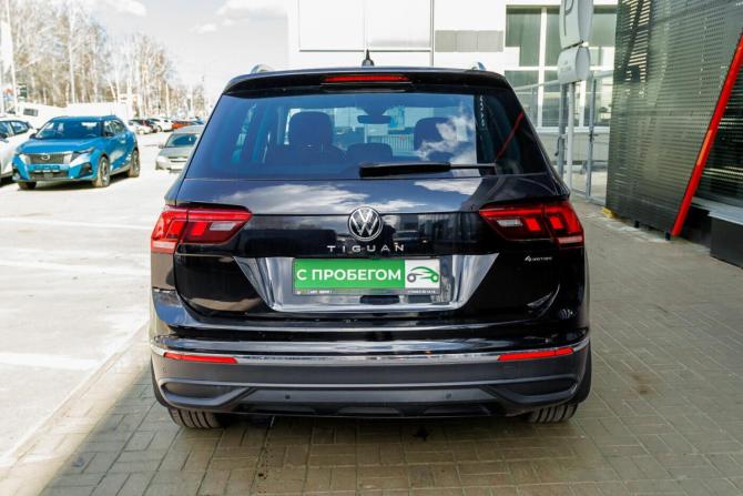Volkswagen Tiguan II Рестайлинг с пробегом 2021 года, цена 2 937 000 рублей, 69293 км, внедорожник, Автокод Объявления