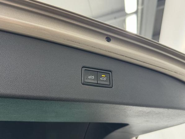 Volkswagen Tiguan II Рестайлинг с пробегом 2021 года, цена 2 630 000 рублей, 172285 км, внедорожник, Автокод Объявления