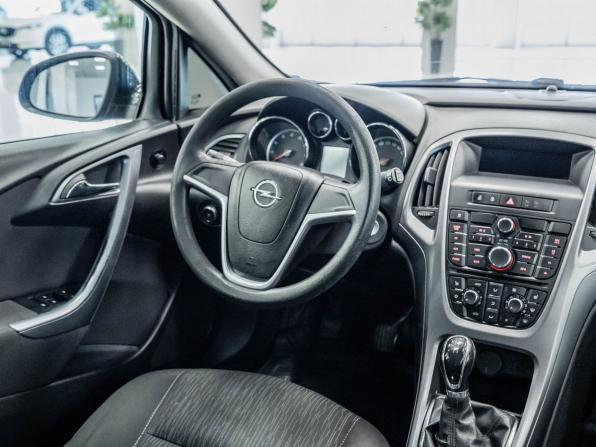 Opel Astra J Рестайлинг с пробегом 2013 года, цена 514 000 рублей, 221650 км, хэтчбек, Автокод Объявления