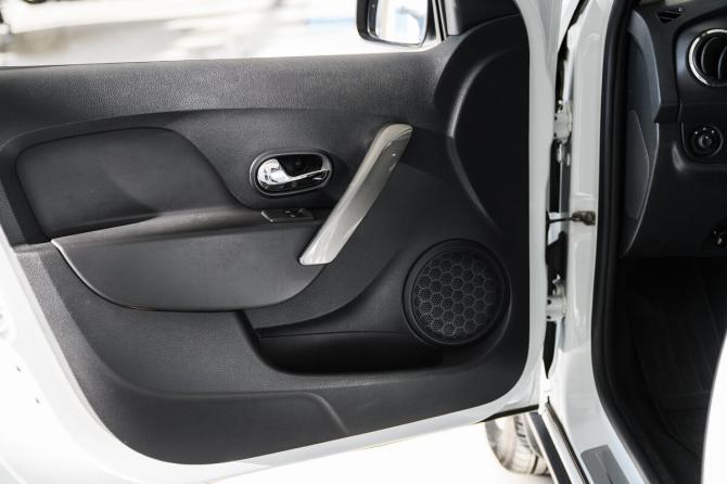 Renault Sandero II Рестайлинг с пробегом 2020 года, цена 1 300 000 рублей, 81981 км, хэтчбек, Автокод Объявления