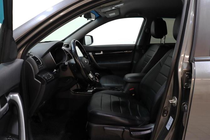 Kia Sorento II Рестайлинг с пробегом 2018 года, цена 1 820 000 рублей, 175000 км, внедорожник, Автокод Объявления