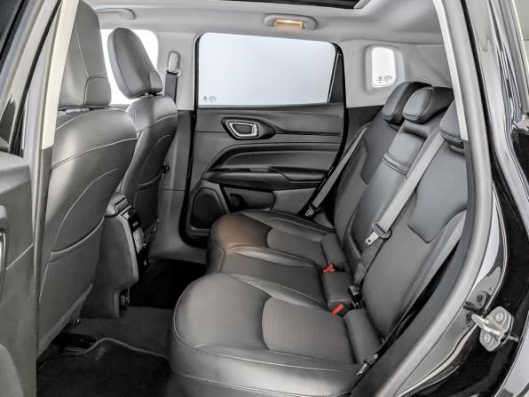 Jeep Compass II Рестайлинг с пробегом 2021 года, цена 2 320 000 рублей, 63310 км, внедорожник, Автокод Объявления