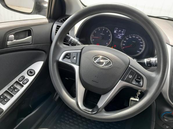 Hyundai Solaris I Рестайлинг с пробегом 2015 года, цена 1 049 000 рублей, 177198 км, седан, Автокод Объявления