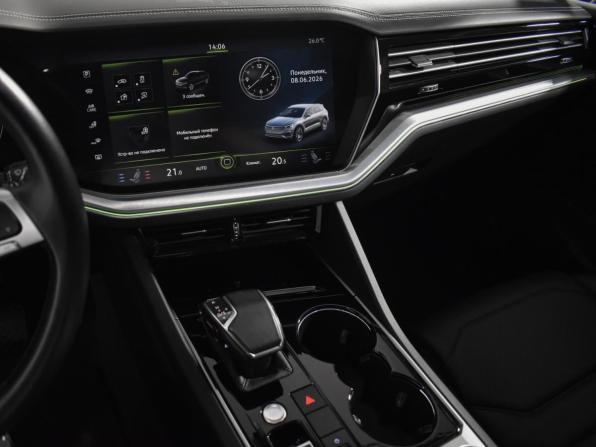 Volkswagen Touareg III с пробегом 2018 года, цена 4 115 790 рублей, 175129 км, внедорожник, Автокод Объявления