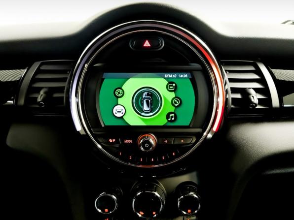 Mini Hatch III (F55/F56) Рестайлинг с пробегом 2021 года, цена 2 250 000 рублей, 77313 км, хэтчбек, Автокод Объявления