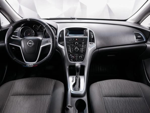 Opel Astra J Рестайлинг с пробегом 2013 года, цена 949 000 рублей, 144600 км, седан, Автокод Объявления