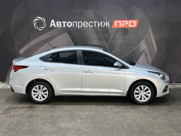 Hyundai Solaris II с пробегом 2019 года, цена 1 385 000 рублей, 70500 км, седан, Автокод Объявления