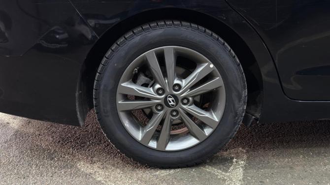 Hyundai Elantra VI (AD) с пробегом 2018 года, цена 1 400 000 рублей, 76828 км, седан, Автокод Объявления