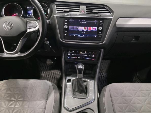 Volkswagen Tiguan II Рестайлинг с пробегом 2021 года, цена 2 415 000 рублей, 38752 км, внедорожник, Автокод Объявления