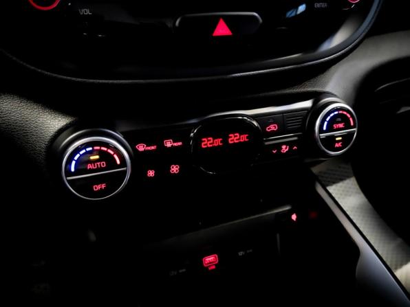 Kia Soul III с пробегом 2021 года, цена 2 200 000 рублей, 70331 км, хэтчбек, Автокод Объявления