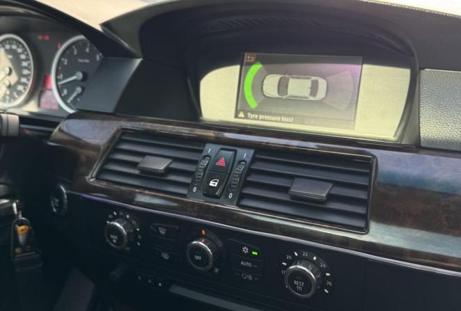 BMW 5 серии V (E60/E61) с пробегом 2006 года, цена 1 060 000 рублей, 403366 км, седан, Автокод Объявления