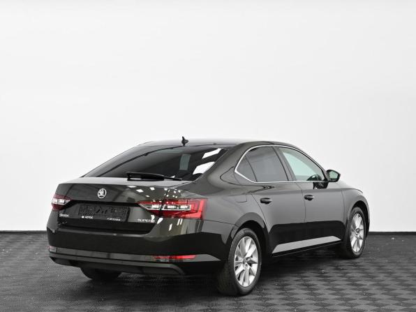 Skoda Superb III с пробегом 2016 года, цена 1 549 000 рублей, 127000 км, лифтбек, Автокод Объявления