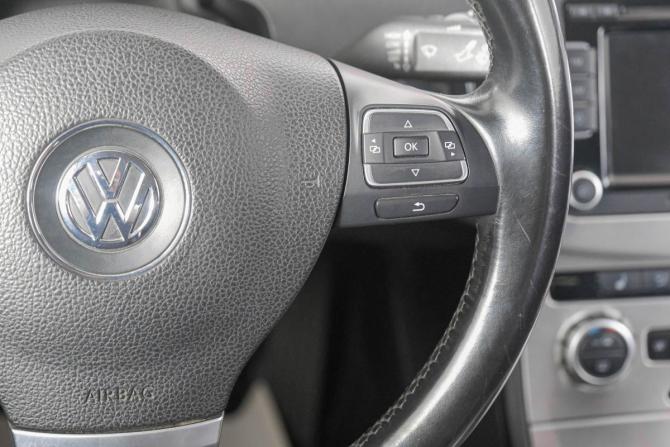 Volkswagen Passat B7 с пробегом 2013 года, цена 899 000 рублей, 326518 км, седан, Автокод Объявления