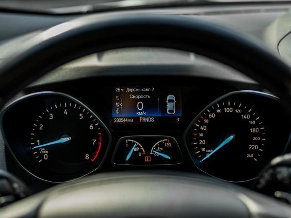 Ford Kuga II Рестайлинг с пробегом 2018 года, цена 1 040 000 рублей, 280505 км, внедорожник, Автокод Объявления