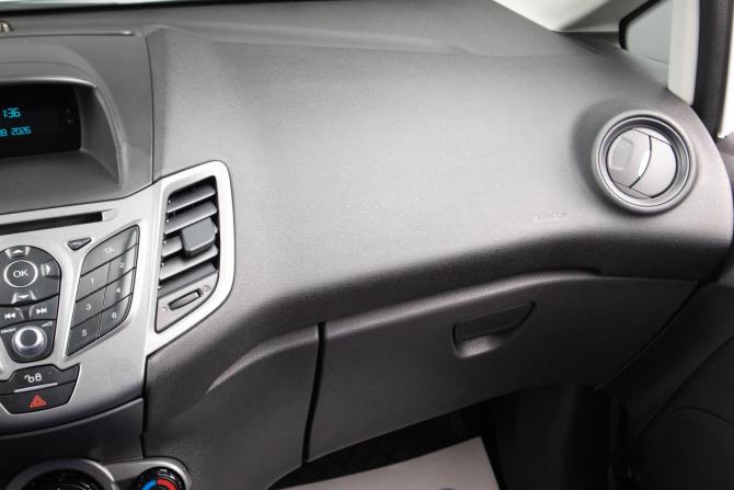 Ford Fiesta Mk6 Рестайлинг с пробегом 2015 года, цена 899 000 рублей, 154100 км, седан, Автокод Объявления