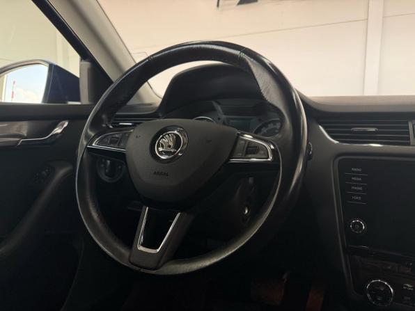 Skoda Octavia III (A7) Рестайлинг с пробегом 2018 года, цена 1 879 000 рублей, 145350 км, лифтбек, Автокод Объявления