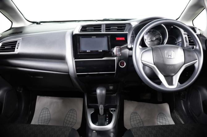 Honda Fit III с пробегом 2015 года, цена 1 099 000 рублей, 196846 км, хэтчбек, Автокод Объявления