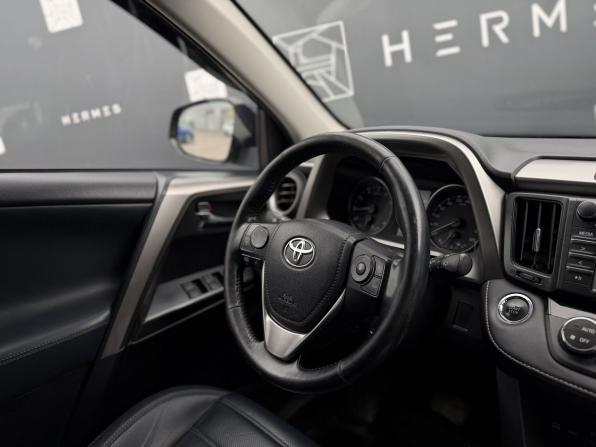 Toyota RAV4 IV (XA40) Рестайлинг с пробегом 2018 года, цена 2 299 000 рублей, 136722 км, внедорожник, Автокод Объявления