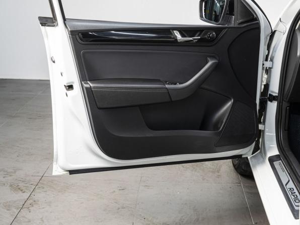 Skoda Rapid I Рестайлинг с пробегом 2018 года, цена 900 000 рублей, 200453 км, лифтбек, Автокод Объявления