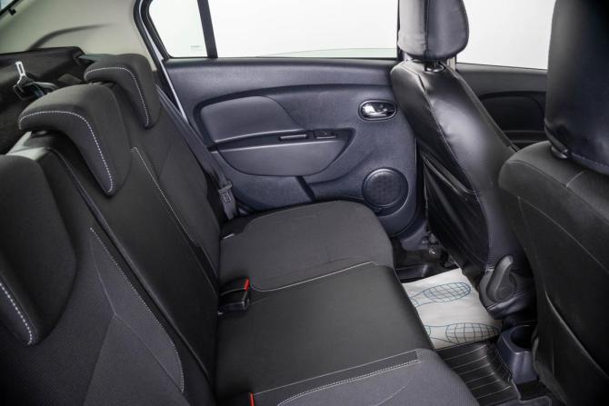 Renault Logan II Рестайлинг с пробегом 2022 года, цена 1 559 000 рублей, 122000 км, седан, Автокод Объявления