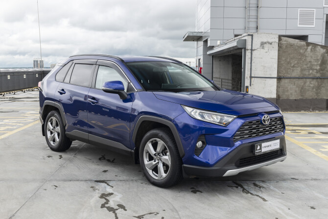Toyota RAV4 V (XA50) с пробегом 2021 года, цена 3 888 000 рублей, 70230 км, внедорожник, Автокод Объявления