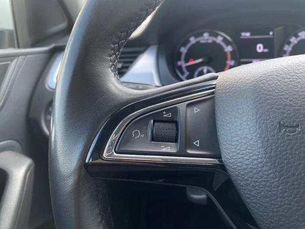 Skoda Rapid I Рестайлинг с пробегом 2019 года, цена 1 399 000 рублей, 85540 км, лифтбек, Автокод Объявления