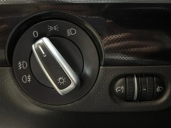 Volkswagen Jetta VI с пробегом 2011 года, цена 877 000 рублей, 196982 км, седан, Автокод Объявления