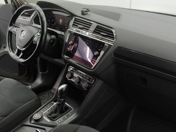 Volkswagen Tiguan II с пробегом 2017 года, цена 2 460 000 рублей, 130537 км, внедорожник, Автокод Объявления