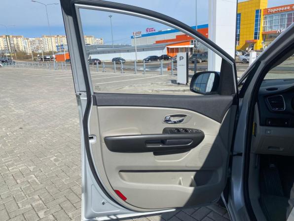 Kia Carnival III с пробегом 2019 года, цена 3 000 000 рублей, 97135 км, минивэн, Автокод Объявления