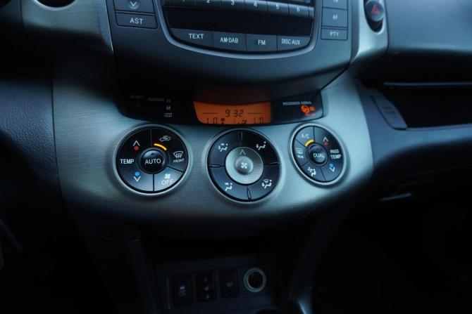 Toyota RAV4 III (XA30) Рестайлинг с пробегом 2011 года, цена 1 385 000 рублей, 167334 км, внедорожник, Автокод Объявления