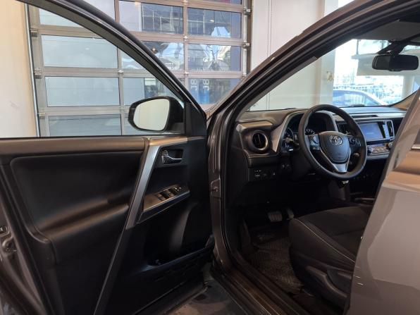 Toyota RAV4 IV (XA40) Рестайлинг с пробегом 2017 года, цена 2 911 200 рублей, 74809 км, внедорожник, Автокод Объявления