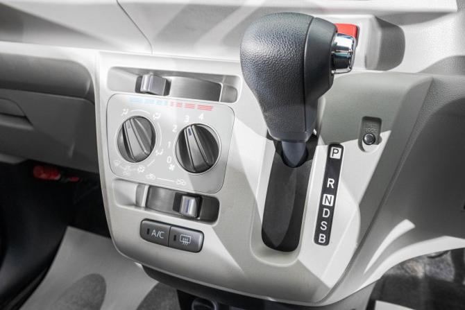 Daihatsu Mira e:S I Рестайлинг с пробегом 2017 года, цена 749 000 рублей, 142300 км, хэтчбек, Автокод Объявления