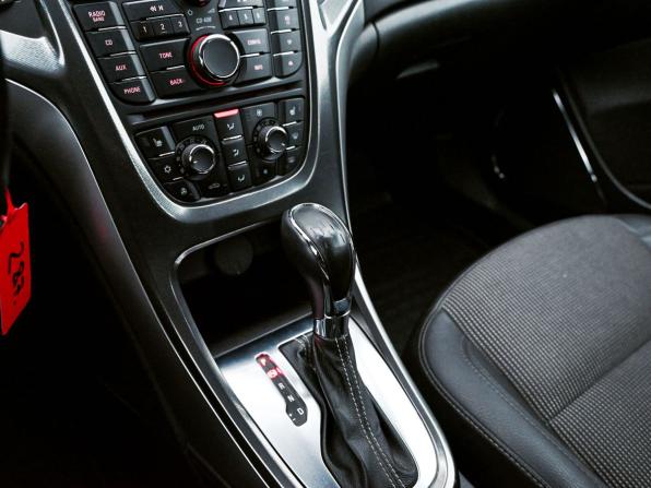 Opel Astra J с пробегом 2012 года, цена 614 000 рублей, 292039 км, универсал, Автокод Объявления