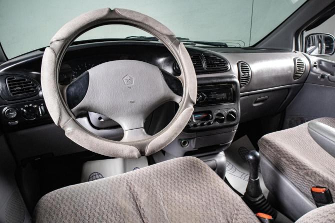 Chrysler Voyager III с пробегом 2000 года, цена 379 000 рублей, 409400 км, минивэн, Автокод Объявления
