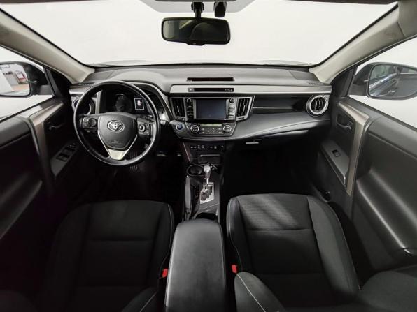 Toyota RAV4 IV (XA40) Рестайлинг с пробегом 2018 года, цена 2 299 000 рублей, 93218 км, внедорожник, Автокод Объявления