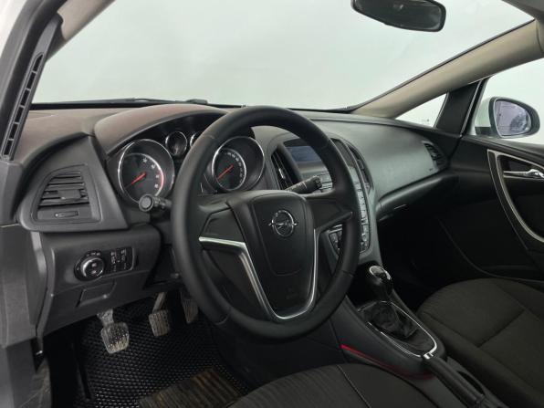 Opel Astra J с пробегом 2011 года, цена 749 000 рублей, 148135 км, хэтчбек, Автокод Объявления