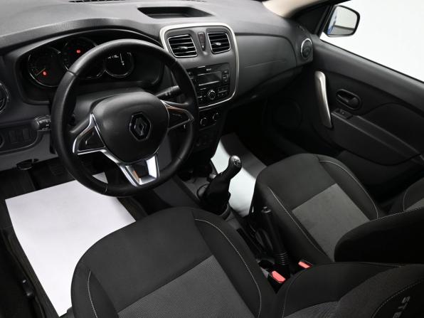 Renault Logan II Рестайлинг с пробегом 2019 года, цена 1 125 000 рублей, 102719 км, седан, Автокод Объявления