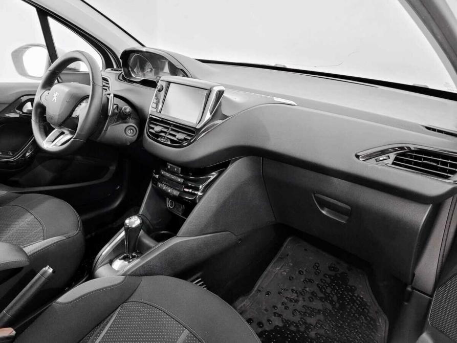 Peugeot 208 I Москва  - изображение 11