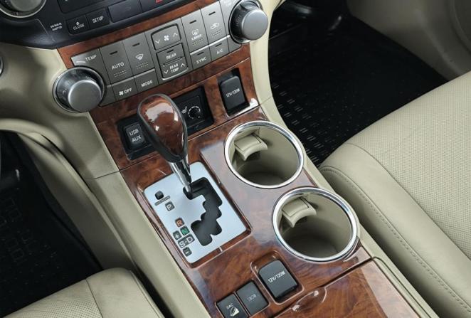 Toyota Highlander II (XU40) Рестайлинг с пробегом 2011 года, цена 1 570 000 рублей, 352535 км, внедорожник, Автокод Объявления