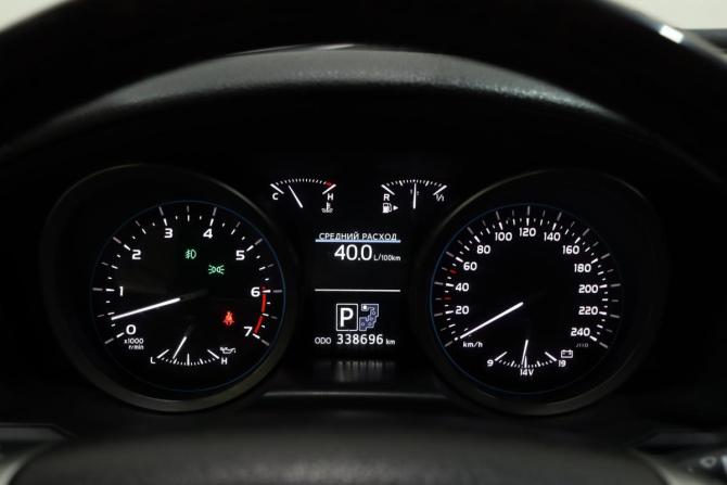 Toyota Land Cruiser 200 Series Рестайлинг 1 с пробегом 2012 года, цена 3 450 000 рублей, 338690 км, внедорожник, Автокод Объявления