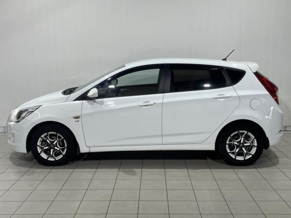 Hyundai Solaris I Рестайлинг с пробегом 2014 года, цена 950 000 рублей, 129484 км, хэтчбек, Автокод Объявления