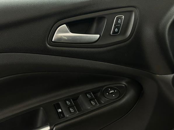 Ford Kuga II с пробегом 2014 года, цена 950 000 рублей, 236611 км, внедорожник, Автокод Объявления