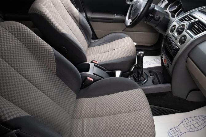 Renault Megane II с пробегом 2005 года, цена 309 000 рублей, 318000 км, седан, Автокод Объявления