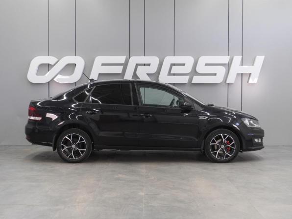 Volkswagen Polo V Рестайлинг с пробегом 2018 года, цена 1 484 000 рублей, 113793 км, седан, Автокод Объявления