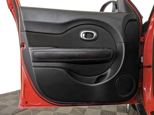 Kia Soul II Рестайлинг с пробегом 2019 года, цена 1 620 000 рублей, 123973 км, хэтчбек, Автокод Объявления