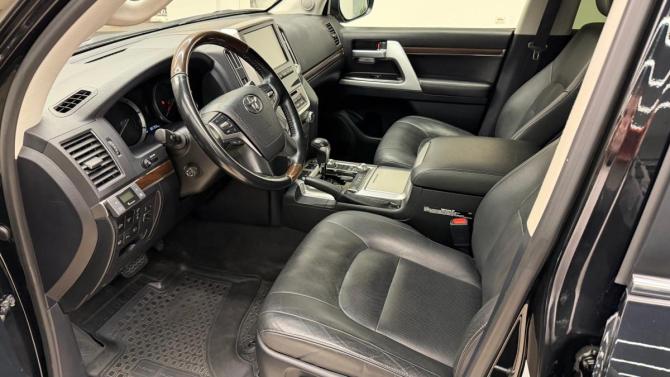 Toyota Land Cruiser 200 Series Рестайлинг 2 с пробегом 2019 года, цена 7 400 000 рублей, 85753 км, внедорожник, Автокод Объявления