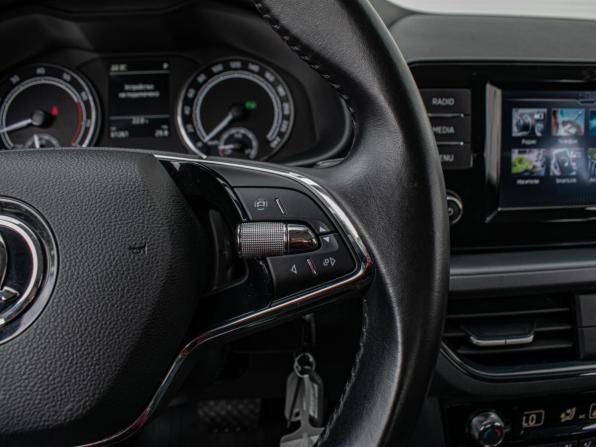Skoda Rapid II с пробегом 2021 года, цена 1 750 000 рублей, 61261 км, лифтбек, Автокод Объявления