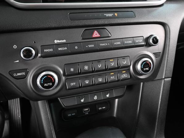 Kia Sportage IV Рестайлинг с пробегом 2018 года, цена 2 379 000 рублей, 90856 км, внедорожник, Автокод Объявления